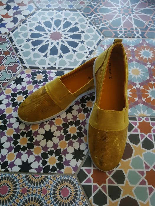 Półbuty nowe, rozm. 40