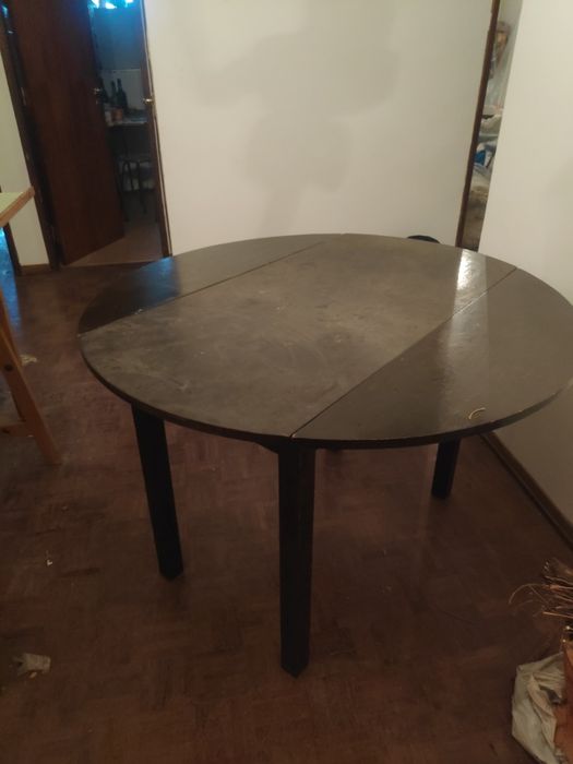 Mesa de madeira maciça desdobrável