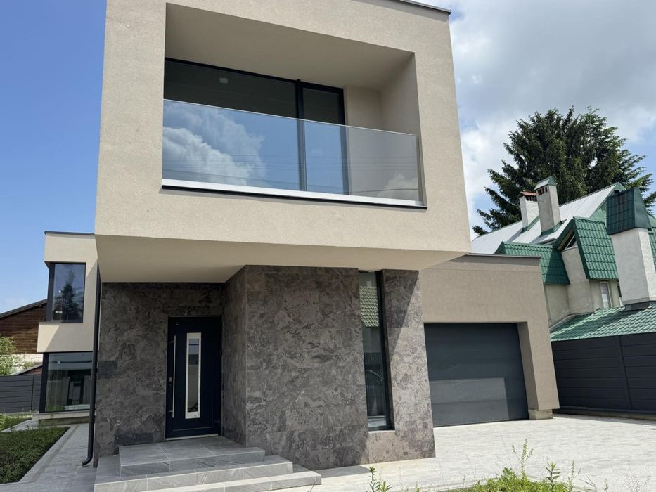 Продаж будиноку Брюховичі ( окремо стоячий) 222 кв. 5,5 сот землі - View 3