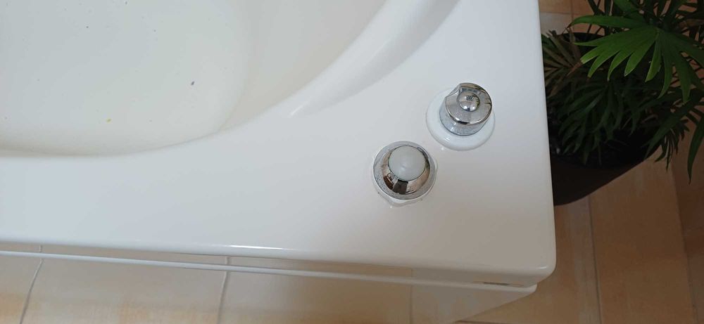 Banheira de hidromassagem e vidro de privacidade