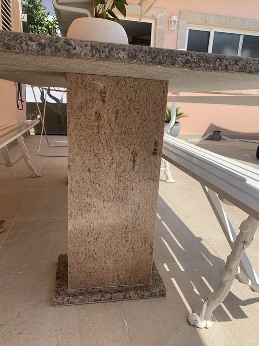 Mesa em granito para jardim
