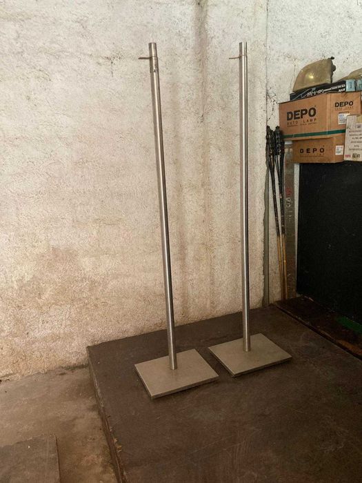 Par de Suportes para Colunas de Som em INOX – Fabrico Personalizado