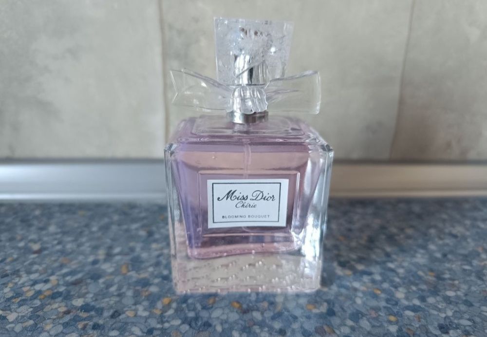 Подарунок для жінки Miss Dior .