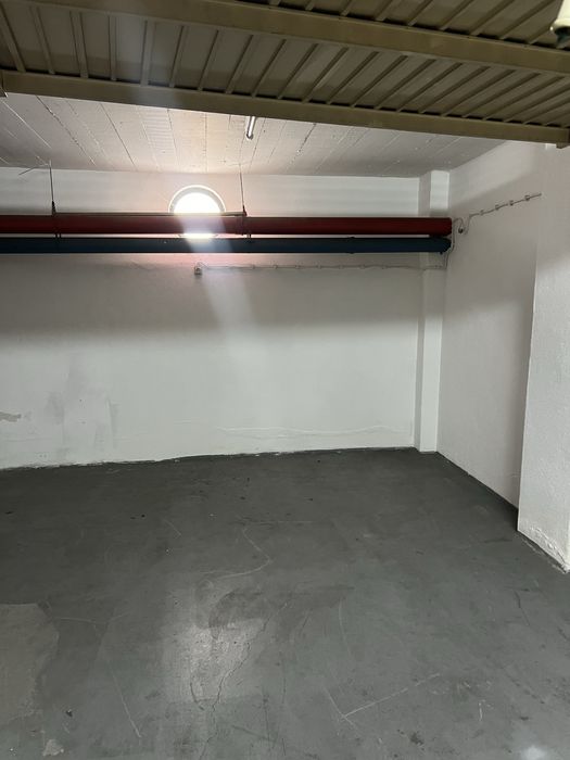 Garagem  para arrendar no Rio de Mouro