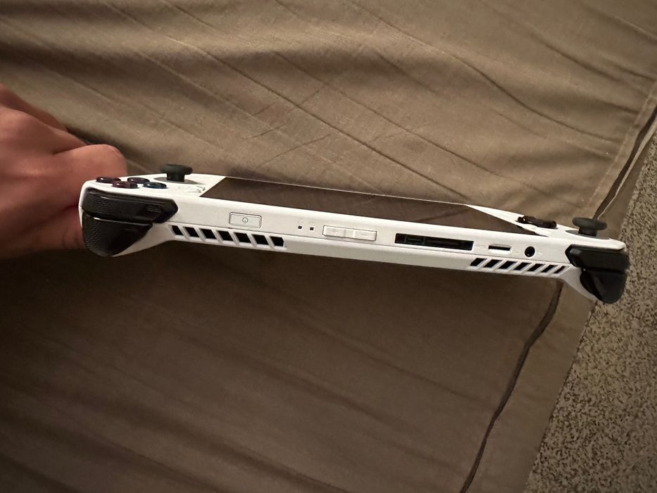 Rog Ally z1 com bateria melhorada