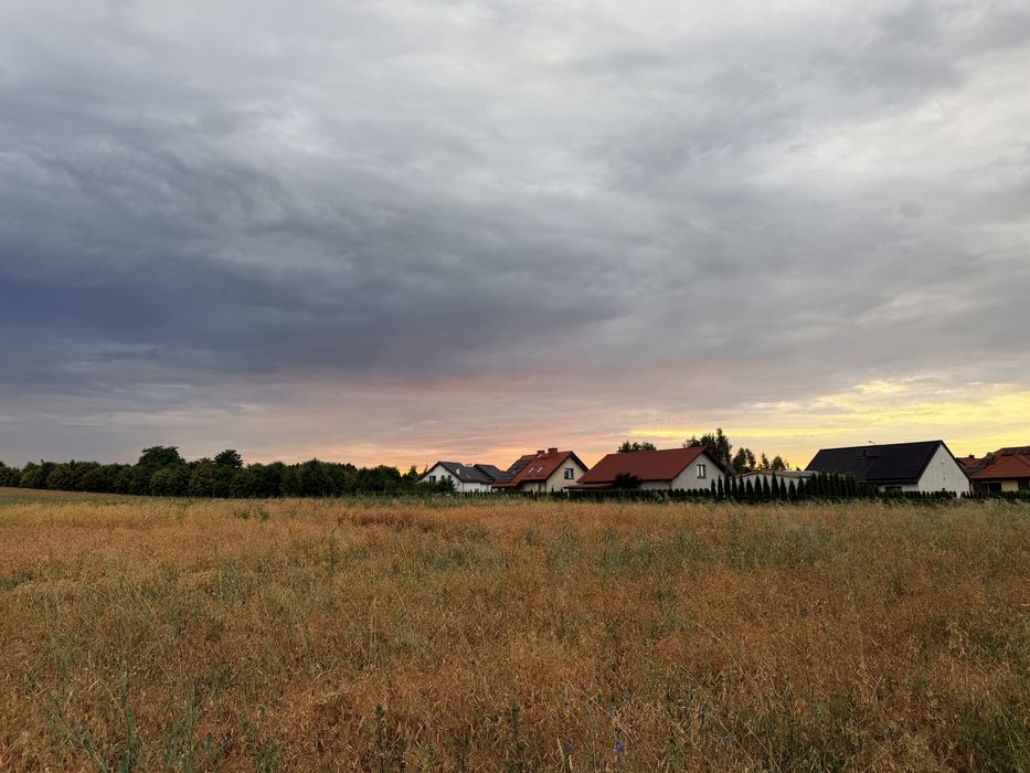 Działka budowlana w miejscowości Pszczółki - media w trkacie (woda, kanalizacja), przy parku lipowym - Widok 3