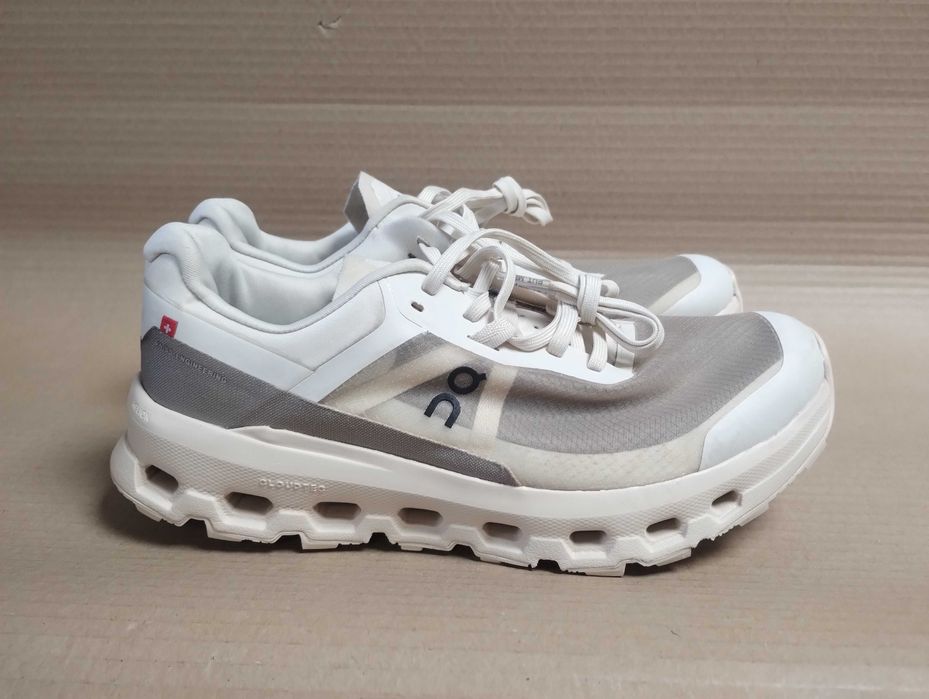 Buty do biegania biegowe 39  ON Running Cloudvista