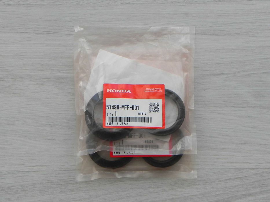 Сальники пильники вилки CBR600 CBR1000 CB400 CB500 CB600F CBF600 NC700