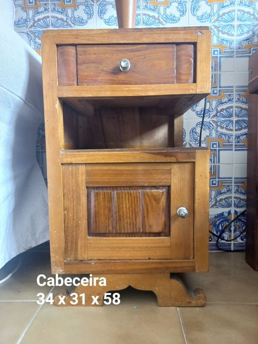 5 Mesas de cabeceira (cada mesa 70€)