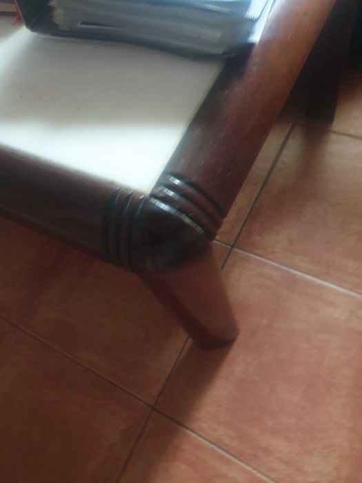 Mesa de sala em madeira e pedra