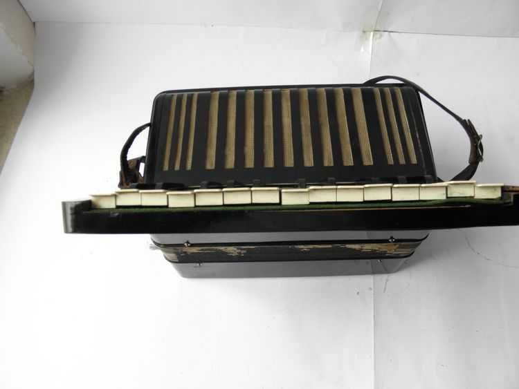Akordeon dziecięcy HOHNER STUDENT II 12 basów do remontu lub na ścianę