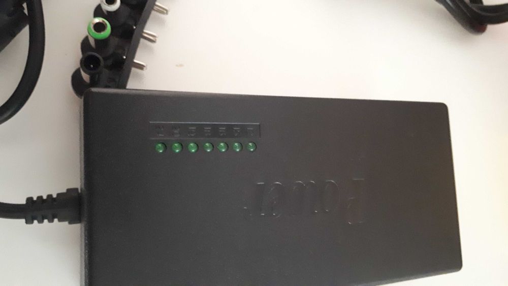 Carregador/adaptador para notebook