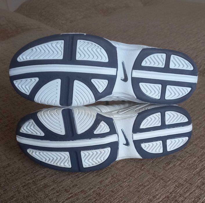 Buty Nike do koszykowki dla dziecka - rozmiar 35,5