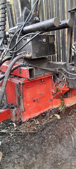 Reboque e grua  florestal