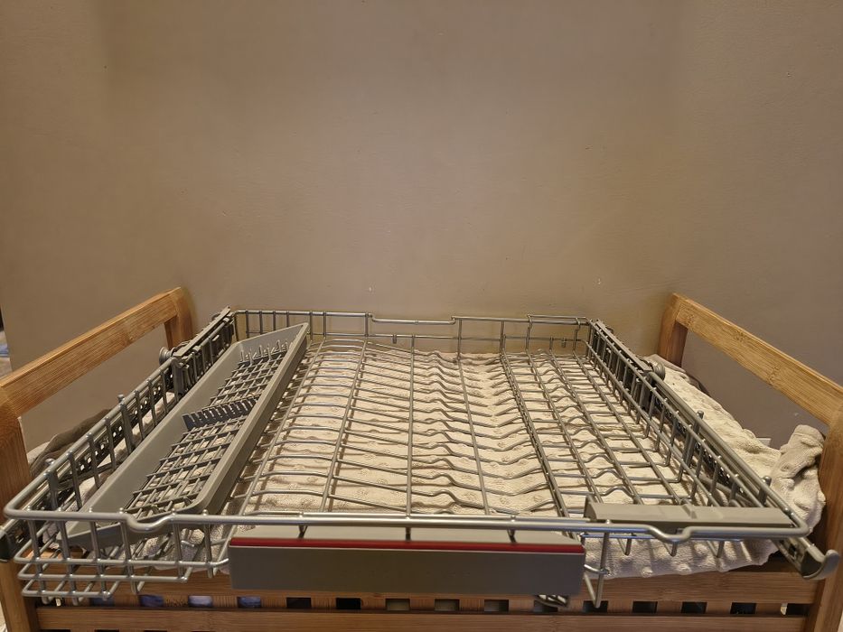 3 poziomowy kosz na naczynia Bosch extra space
17005523 • SGZ6RB04