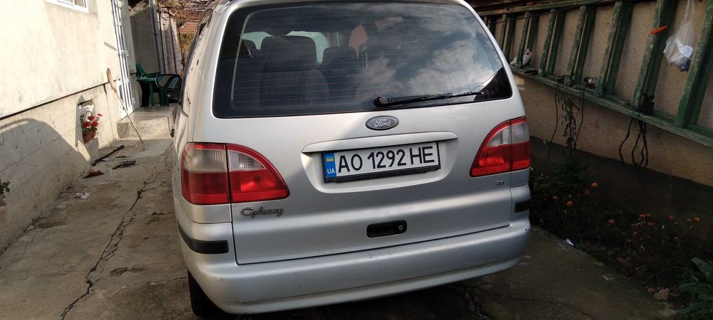 Ford Galaxy (мінівен)