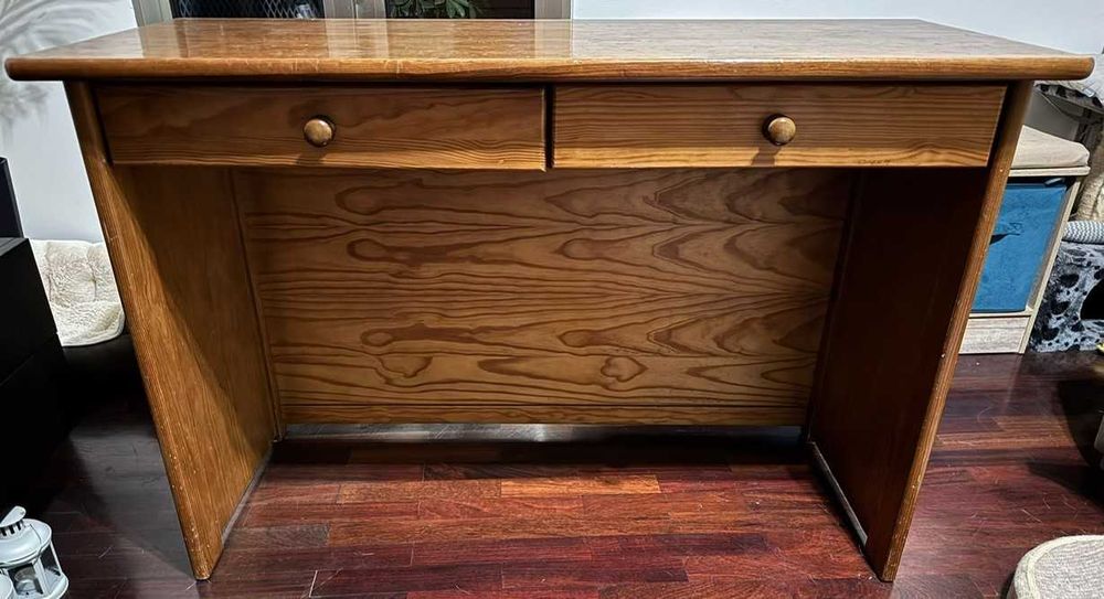 Secretária em madeira de pinho mel
