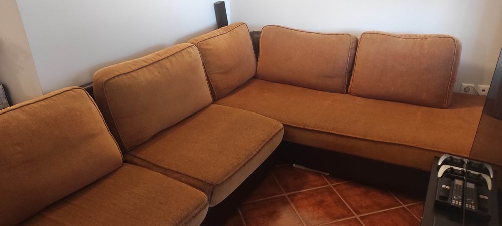 Sofá com chaise longue