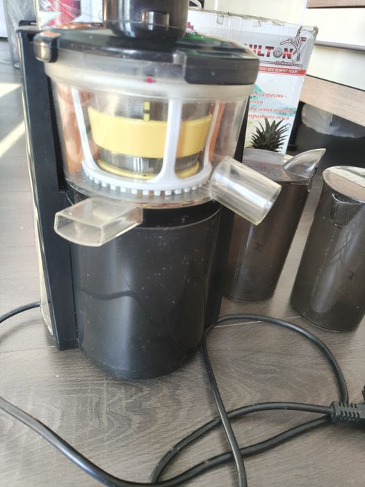 Соковыжималка шнековая HILTON AE 3163 Slow Juicer