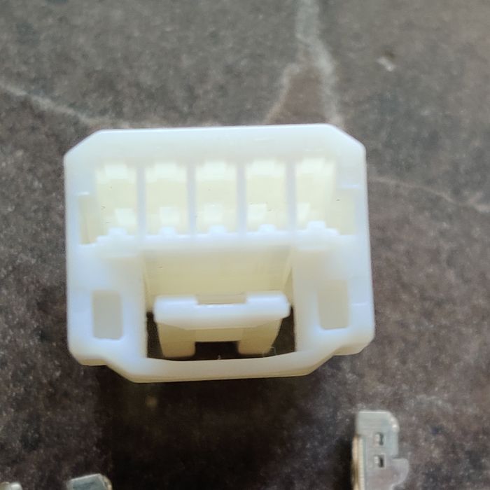 PZ445-00333-04 разъем магнитолы toyota