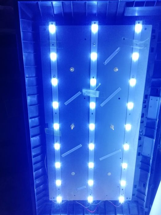 Bravis led-32e30B