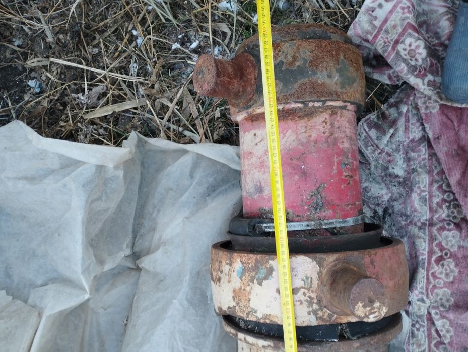 гідроциліндр з полуприцепа