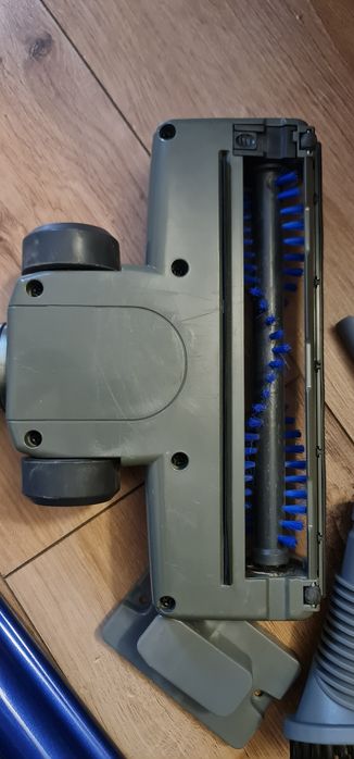 Odkurzacz cyklonowy bezprzewodowy akumulatorowy.