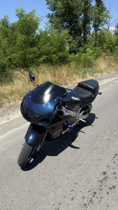 Продам suzuki gxr 600!