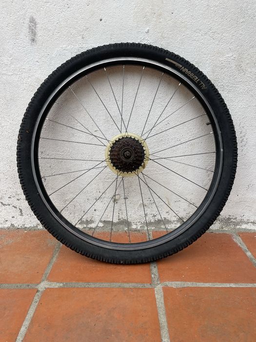 3 Bicicletas uma BMX e 2 de criança.