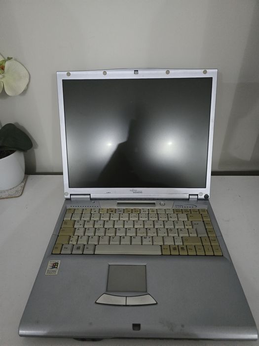 Fujitsu Siemens lifebook e-6575 retro