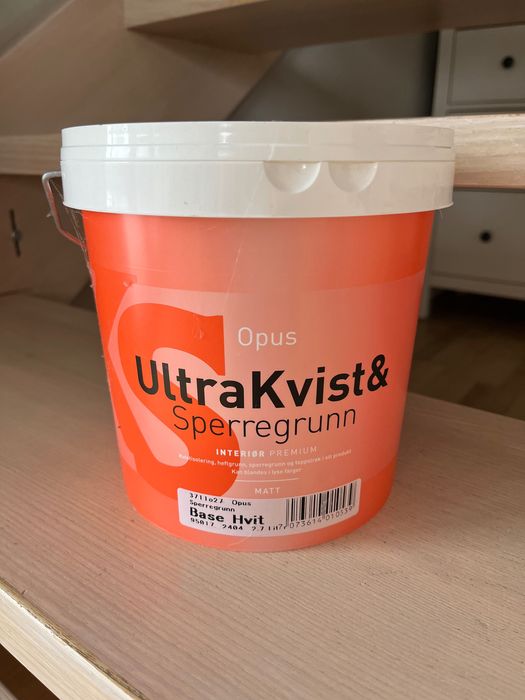 Grunt do drewna, zakrywa sęki, biały, farba z Norwegi, 2.7l