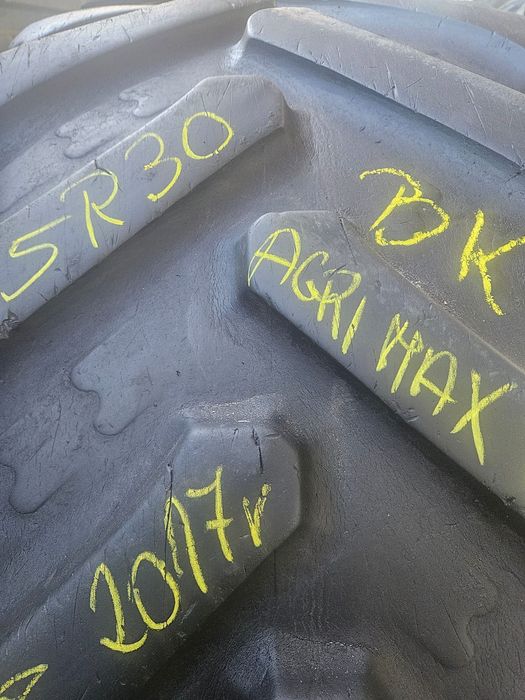 Opony rolnicze 620/75R30 (do kombajnu)