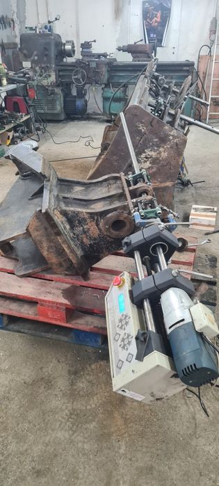 Tulejowanie wytaczanie regeneracja naprawa rolnicze budowlane hds