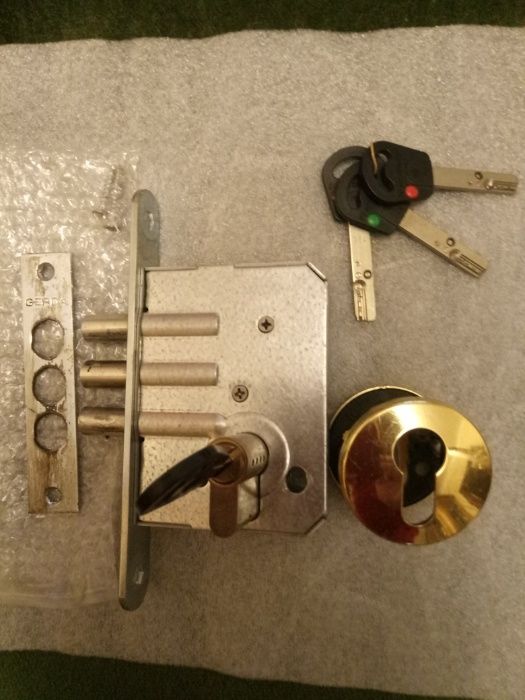 Дверной врезной замок (Цилиндр MUL-T-LOCK INTERACTIVE). Оригинал!