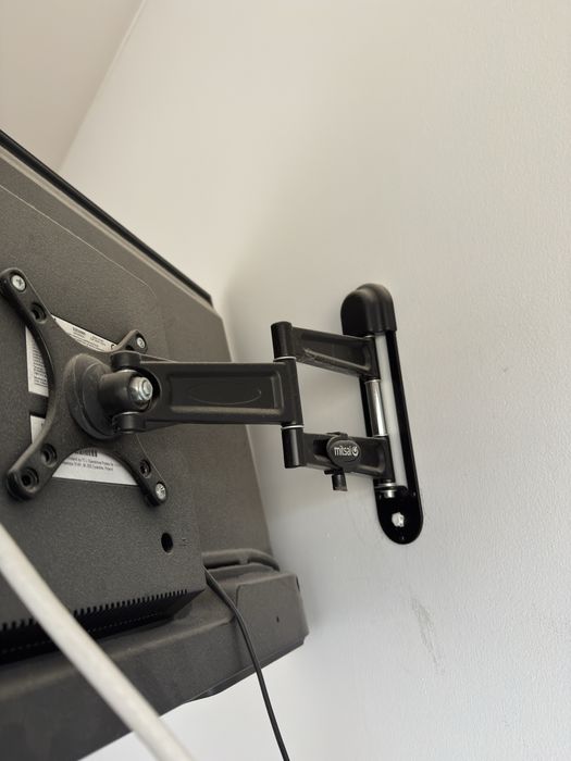 TV TCL 32ES560 (LED - 32'' - 81 cm - HD)suporte á parte. +20€