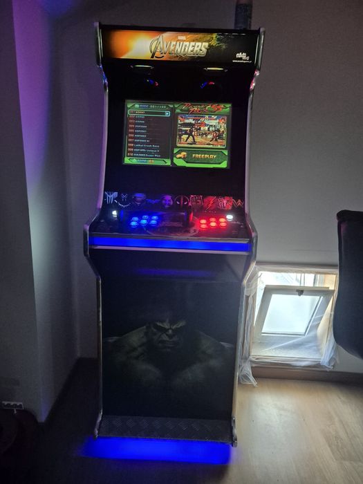 Máquina arcade com 999 jogos