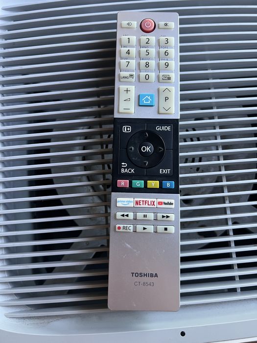 Oryginalny Pilot Toshiba CT-8543 Smart TV Netflix YouTube – Srebrny