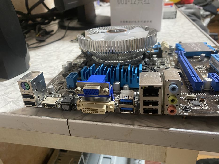 Материнська плата P8H77-V LE з дефектом