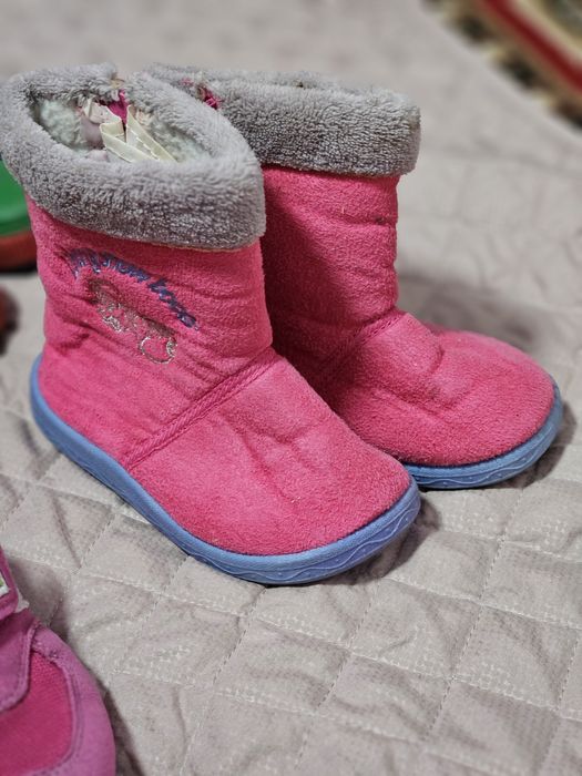 Дитяче взуття. Безкоштовно