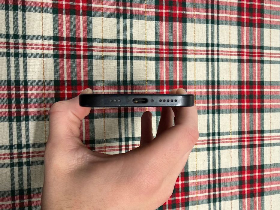 iPhone 15 128GB Preto