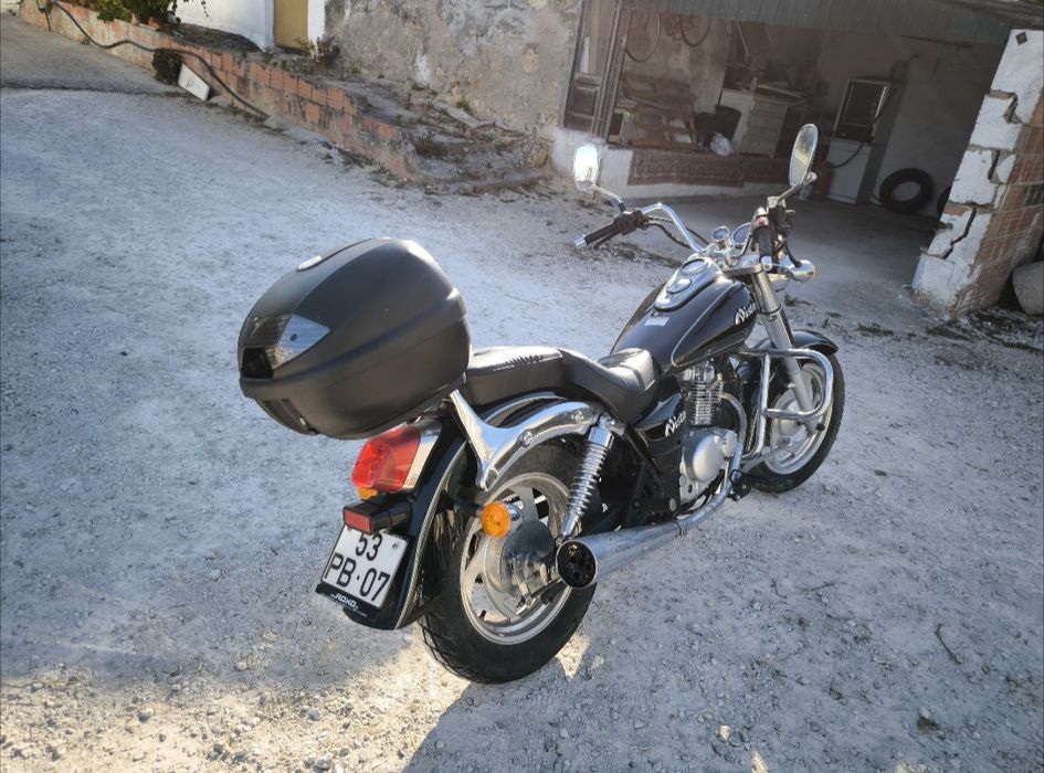 Moto 125cc vendo ou troco por acelera
