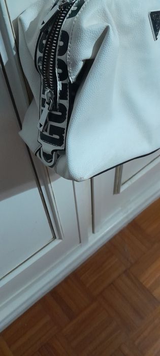 Mala branca e preta original da guess