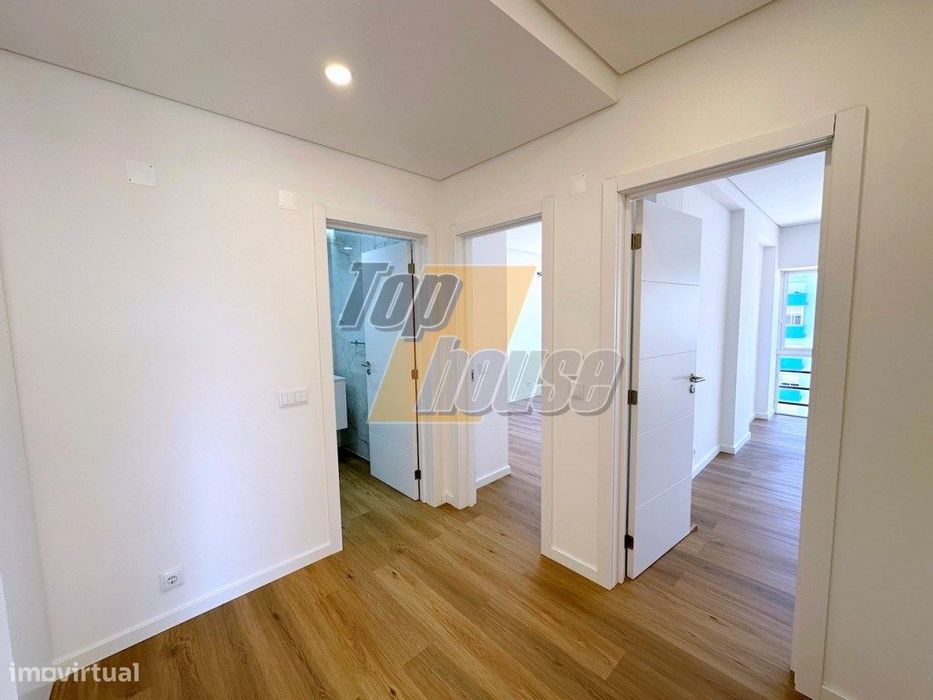 Apartamento T2 totalmente remodelado Costa de Caparica