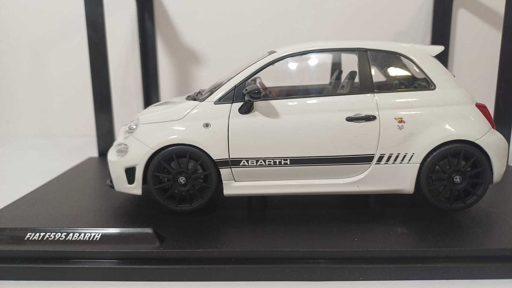 1/18 Fiat 500 F595 Abarth 2022 - Solido