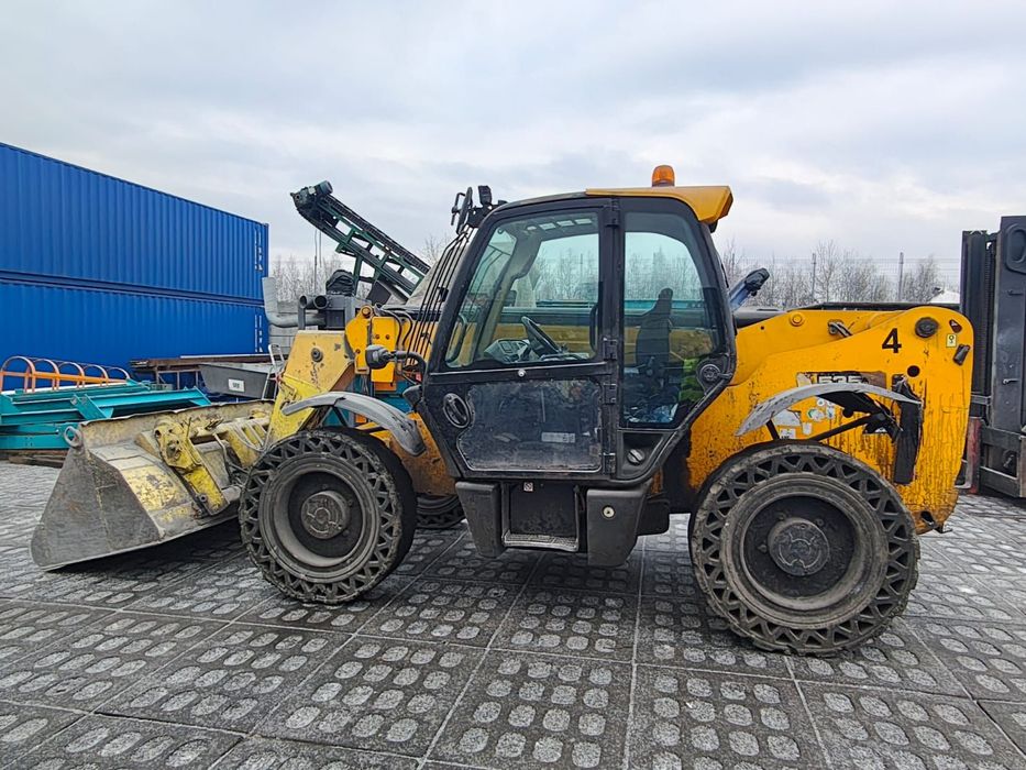 JCB 535-95  Maszyna pracującą. 73 900 zł netto. UDT, koła wymiana na pneumatyczne.