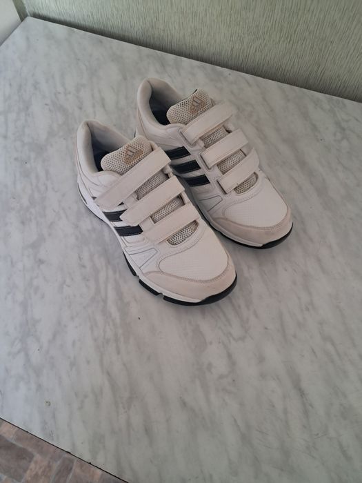 Мужские спортивные фирменные кроссовки Adidas