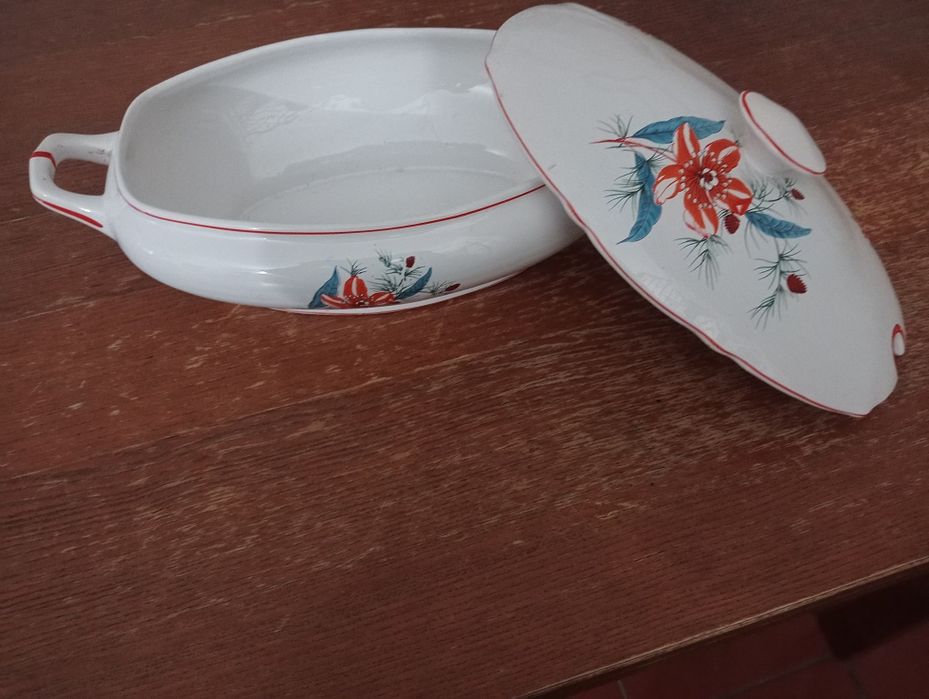 Terrina em loiça pintada mão