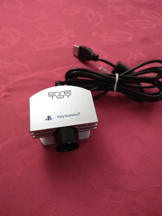 PS2 2 + jogos + comandos Buzz + 2 camara eye toy