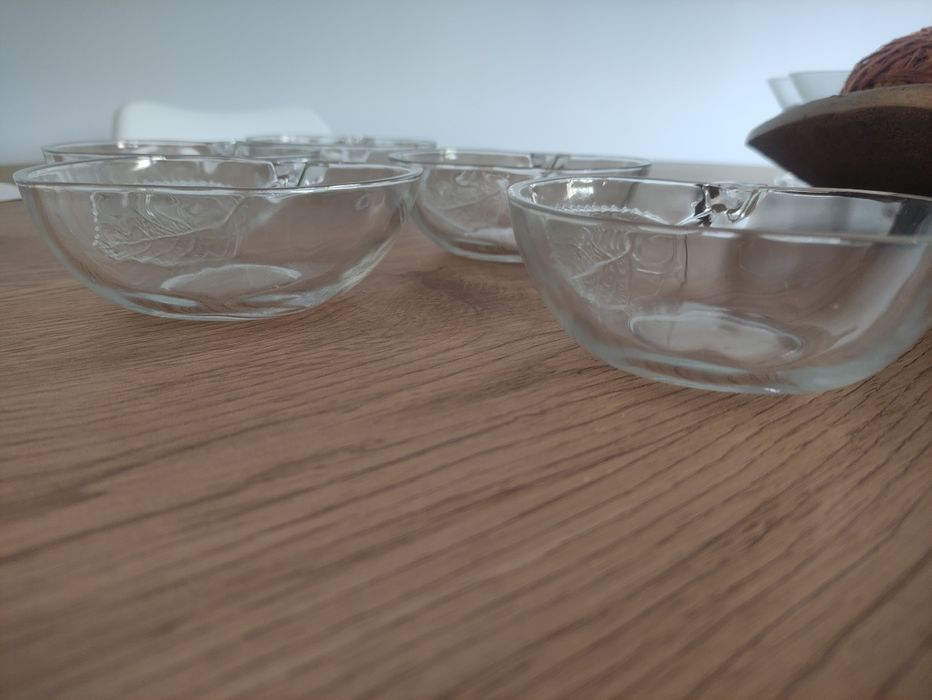 5 taças de vidro em forma de maçã