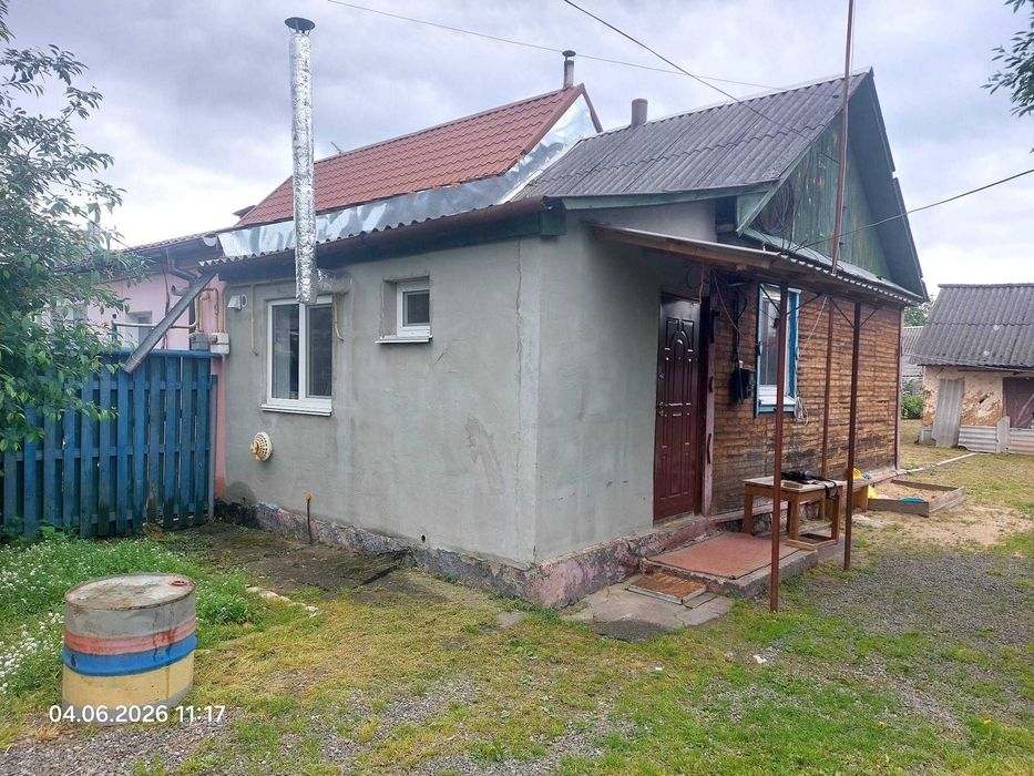 частина будинку в районі базару. Терміново. торг.
